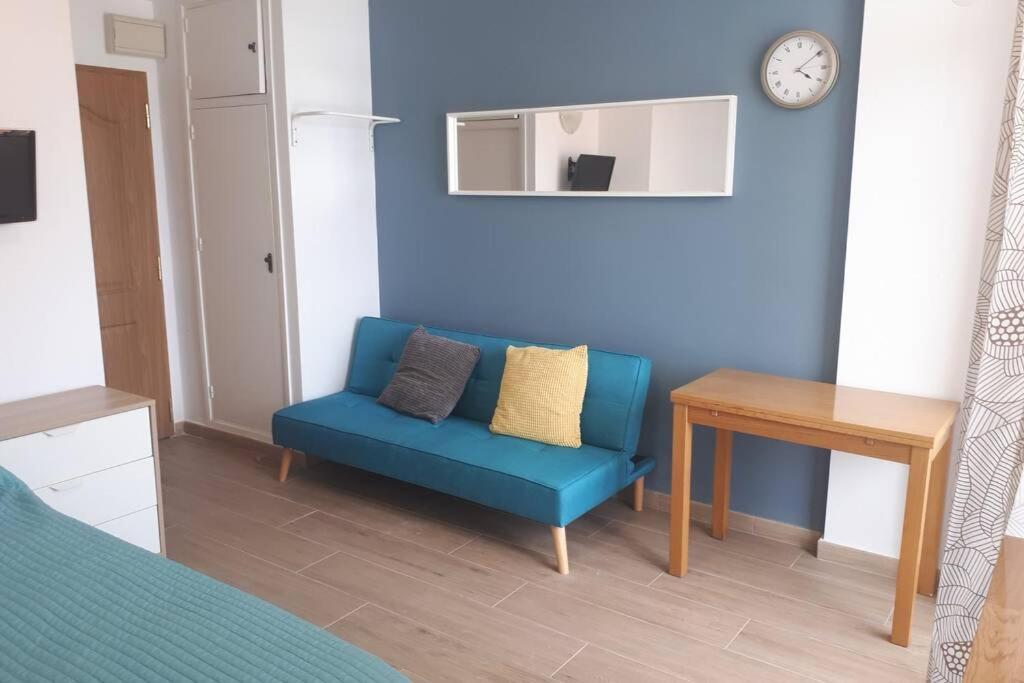 Modern studio near beach. Sea, pool&WI-FI Benalmádena Esterno foto