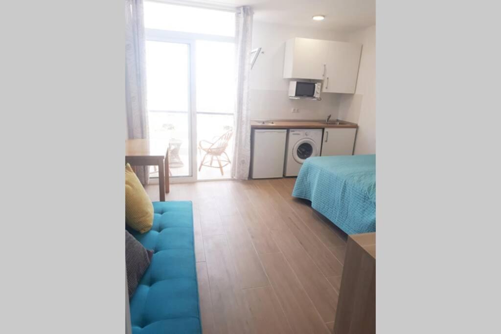Modern studio near beach. Sea, pool&WI-FI Benalmádena Esterno foto
